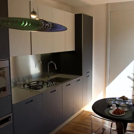 Summit Barberia Penthouse Болонья
